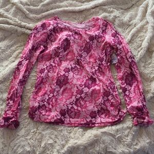 pink long sleeve shirt with flowers on it💖💜🌺